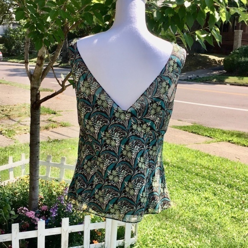 Loft‎ floral blouse with attached camisole - Picture 2 of 9